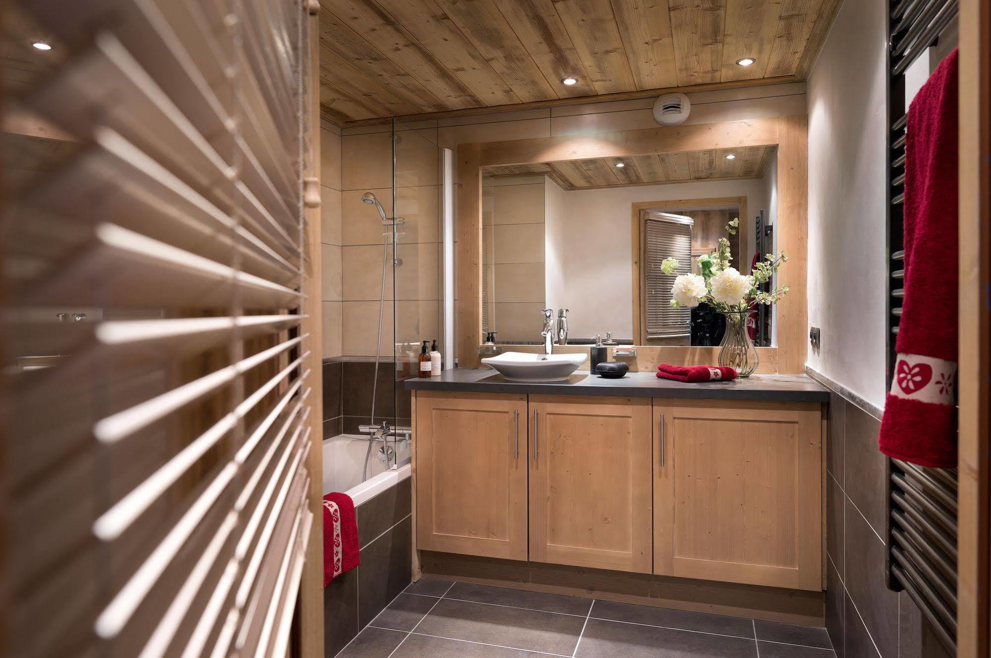 Cgh Residences & Spas Les Chalets De Flambeau 란슬부르 몽 세니 외부 사진